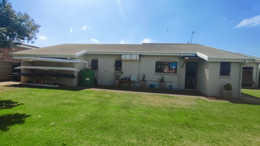 3 Bedroom Property for Sale in Stilbaai Wes Western Cape